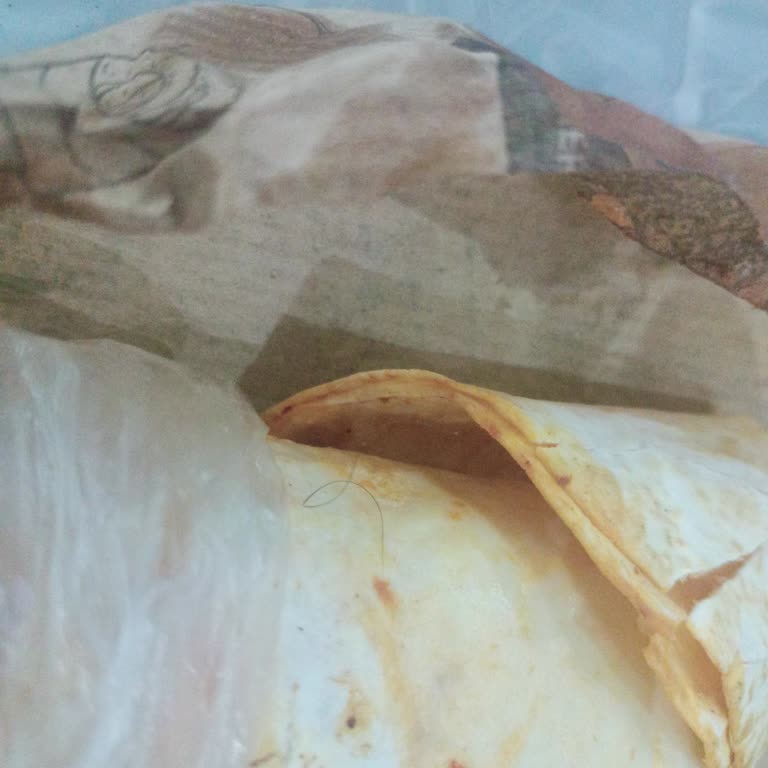 Siparişimde Çıkan Kıl Ve İlgisizlik Sağlığımı Ve Güvenimi Sarstı