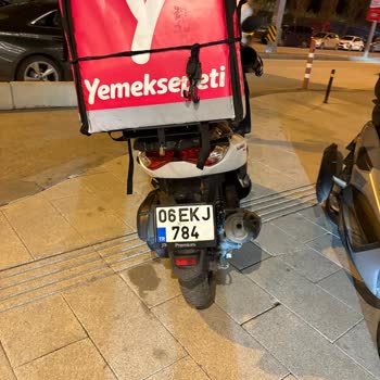 Teslimatta Özensizlik Ve Saygısız Davranış: Pasta Siparişimde Yaşadığım Olumsuz Deneyim