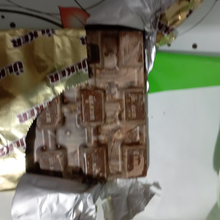 Ülker Antep Fıstıklı Kare Çikolata'da Beklenmeyen Kalite Sorunu Ve Güven Kaybı