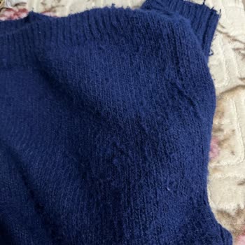 Bir Kez Giyilen Kazak Kısa Sürede Eski Ve Yıpranmış Görünüme Büründü