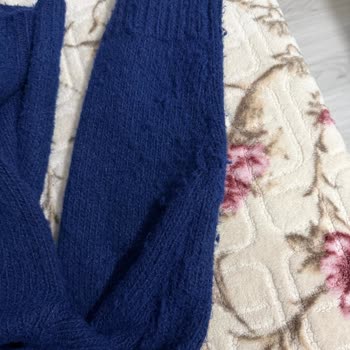 Bir Kez Giyilen Kazak Kısa Sürede Eski Ve Yıpranmış Görünüme Büründü