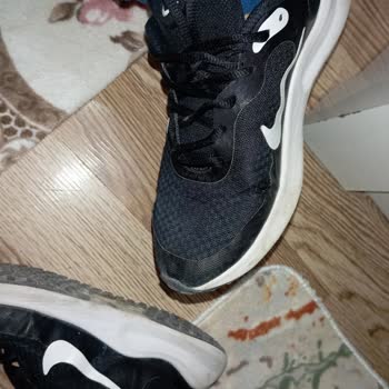 FLO'dan Aldığım Nike Ayakkabıda Sürekli Açılma Sorunu Ve Yetersiz İnceleme Süreci