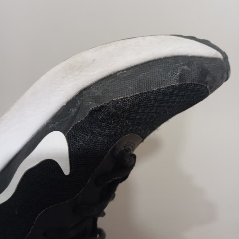 FLO'dan Aldığım Nike Ayakkabıda Sürekli Açılma Sorunu Ve Yetersiz İnceleme Süreci