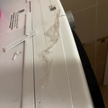 Yetkili Servis Sonrası Kurutma Makinemde Oluşan Kırık İçin Ücretsiz Çözüm İstiyorum