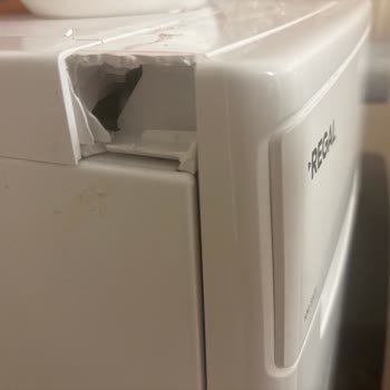 Yetkili Servis Sonrası Kurutma Makinemde Oluşan Kırık İçin Ücretsiz Çözüm İstiyorum