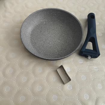 Karaca Tava Setinde Kırık Parça İçin Tüm Seti Göndermem İsteniyor