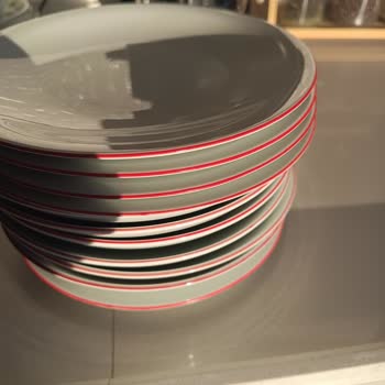 Kütahya Porselen Yemek Takımında Kısa Sürede Renk Solması Ve İade Sorunu