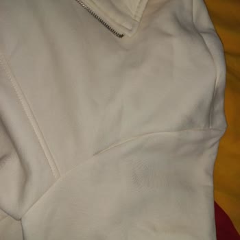 Defactofit Kullanılmış Ve Lekeli Ürün Gönderimi, Yetersiz Müşteri Hizmetleri Deneyimi