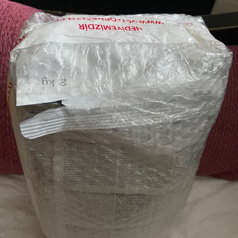 Açılmış Ve Hatalı Kedi Maması Gönderimi, Yetersiz Müşteri Hizmeti