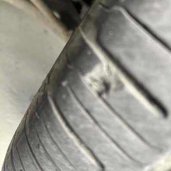 Yeni Ford Focus Lastiklerinde Kısa Sürede Tabanda Kopma Güvenlik Endişesi