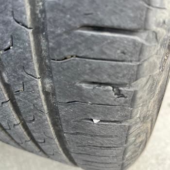 Yeni Ford Focus Lastiklerinde Kısa Sürede Tabanda Kopma Güvenlik Endişesi