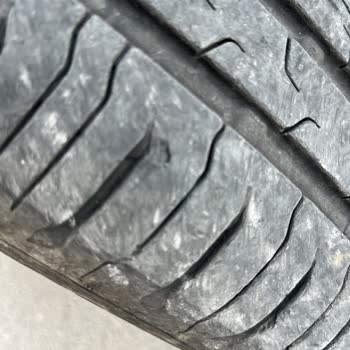 Yeni Ford Focus Lastiklerinde Kısa Sürede Tabanda Kopma Güvenlik Endişesi