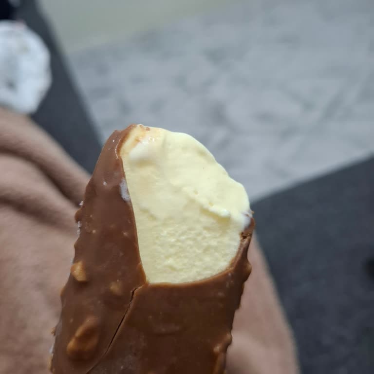 Magnum Mini Bademli Dondurmalarda Süregelen Kalite Sorunu Ve Bozuk Ürün Deneyimi