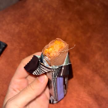 Eti Maximus Çikolatanın İçinden Naylon Parçası Çıktı: Sağlık Ve Hijyen Konusunda Endişeliyim