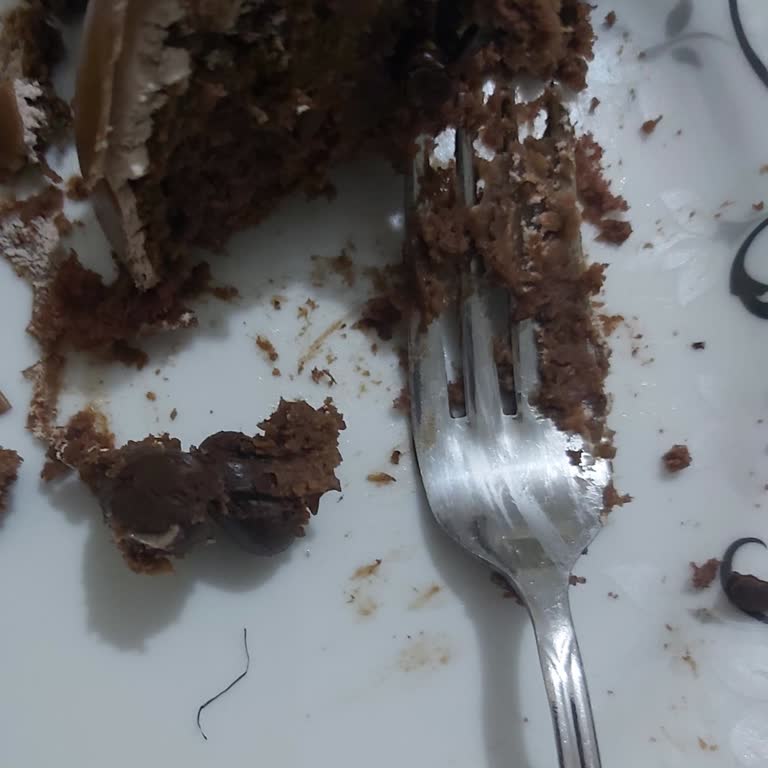 Mado Pastasında Tel Parçası Buldum, Hijyen Ve Güvenlikten Endişeliyim