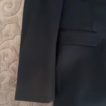 Kısa Sürede Deforme Olan Takım Elbiseler Ve İlgisiz Müşteri Hizmetleri