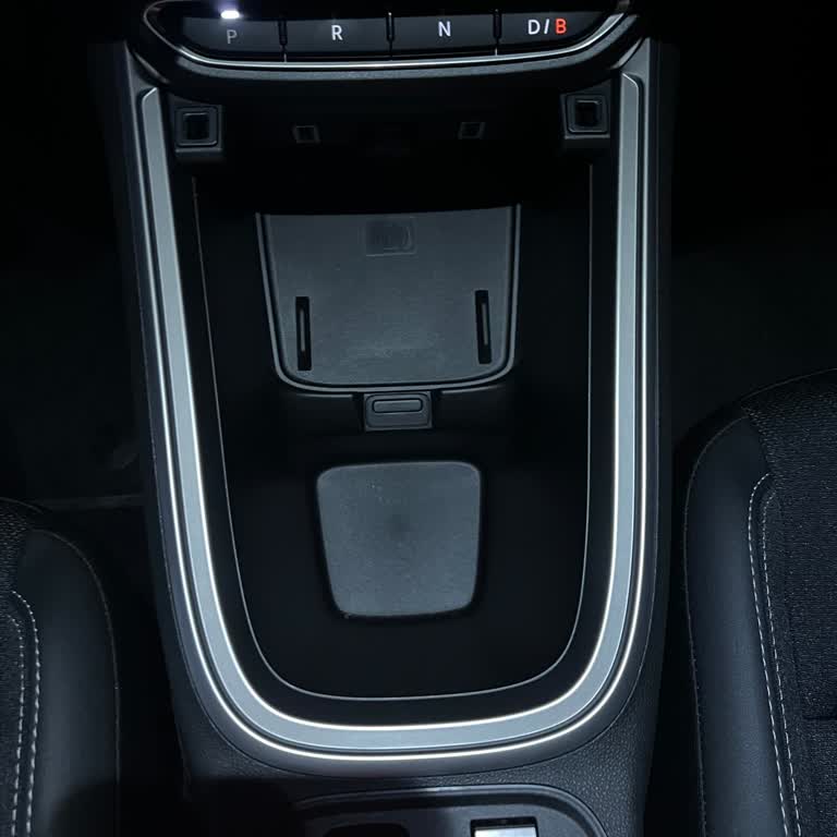 Jeep Charged Extra for Missing Center Console in New Avenger Summit