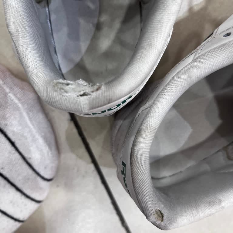 Bir Ayda Yırtılan Reebok Ayakkabıma Değişim Reddi