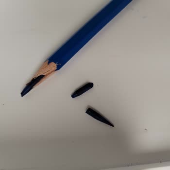 Faber-Castell Kuru Boya Setinde Sürekli Kırılan Kalem Hayal Kırıklığı Yarattı