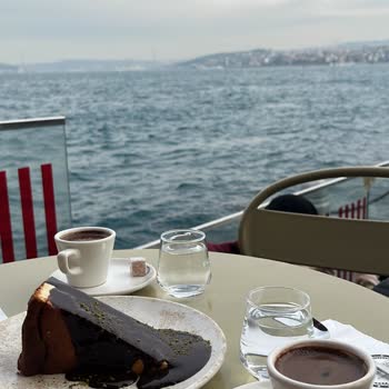 Sarayburnu Aile Çay Bahçesi'nde Küflü Tatlı Nedeniyle Sağlık Sorunu Yaşadım