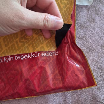 GS Store’dan Gelen Hediyelik Ürün Özensiz Paketleme Nedeniyle Hayal Kırıklığı Yarattı