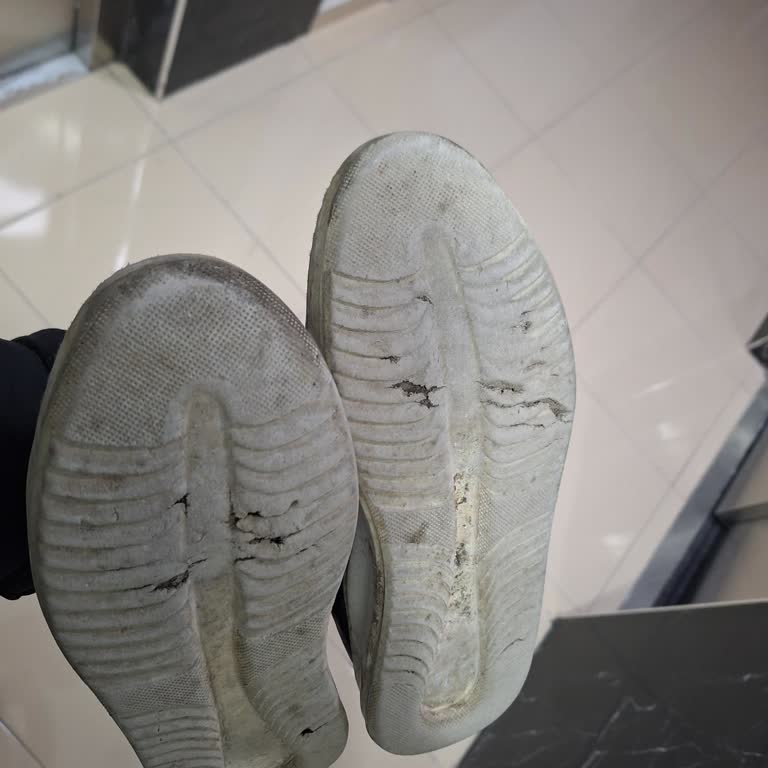 Kısa Sürede Tabanı Delinen Ayakkabı İçin İade Talebim Reddedildi