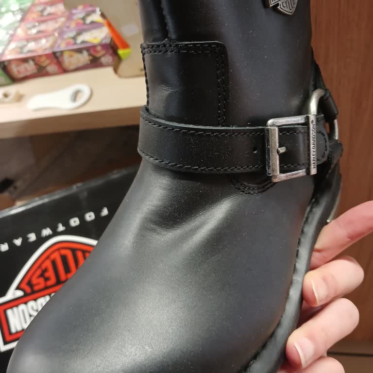 Doğum Günü İçin Aldığım Bot Defolu Ve Özensiz Paketlenmiş Geldi