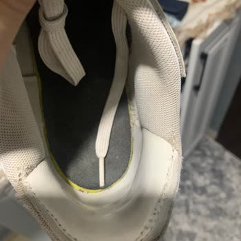 Aynı Model Adidas Ayakkabıda Tekrarlayan Burun Açılması Ve Yırtılma Sorunu Mağduriyeti