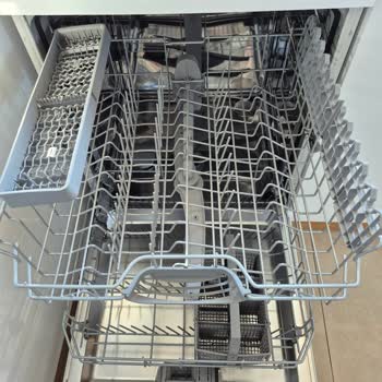 Bosch Bulaşık Makinesi Sürekli Lekeli Ve Çizik Bırakıyor, Çözüm Sunulmuyor