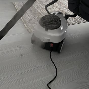 Buharlı Temizleyicide Valften Ani Su Çıkışı Ve Güvenlik Endişesi