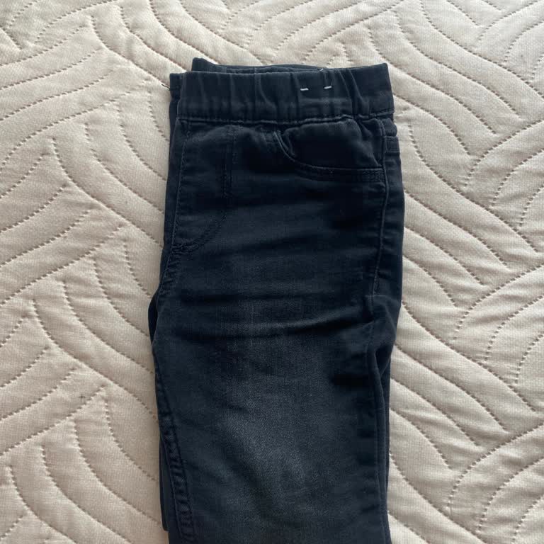 H&M Pantolonda Geçmeyen Ağır Boya Kokusu Hayal Kırıklığı Yaşattı