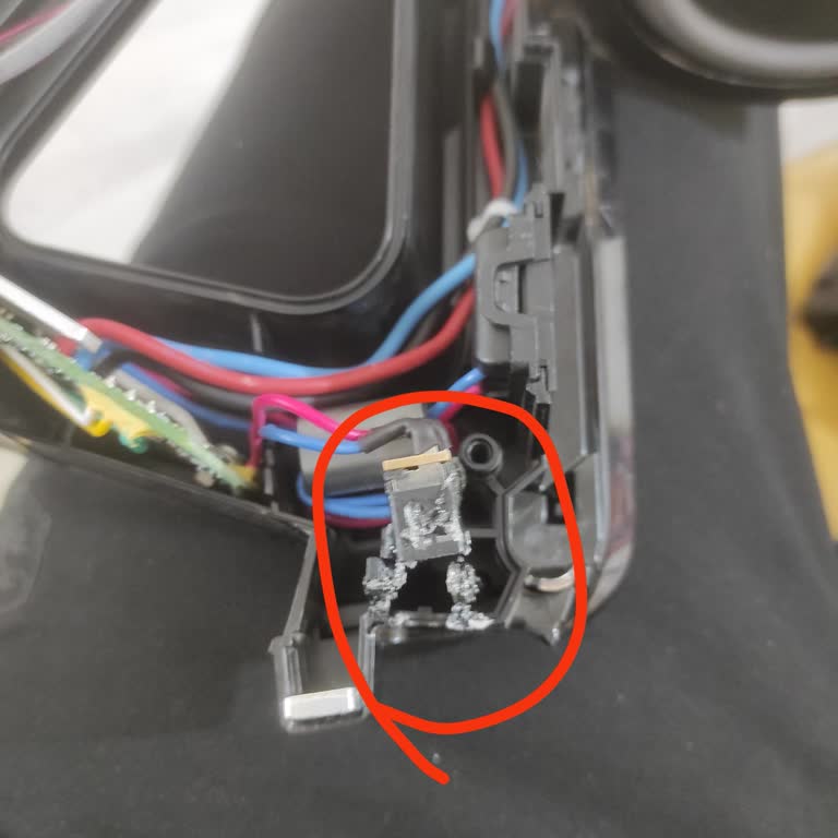 Küçük Parça Kırığı İçin Yüksek Ücret Talebi: Bosch Dikey Süpürge Başlık Değişimi Mağduriyeti