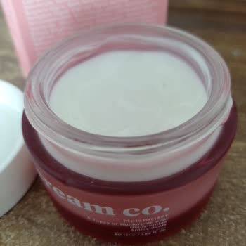 Krem Cildimde Sivilce Yaptı, İade Talebim Hızlıca Sonuçlansın