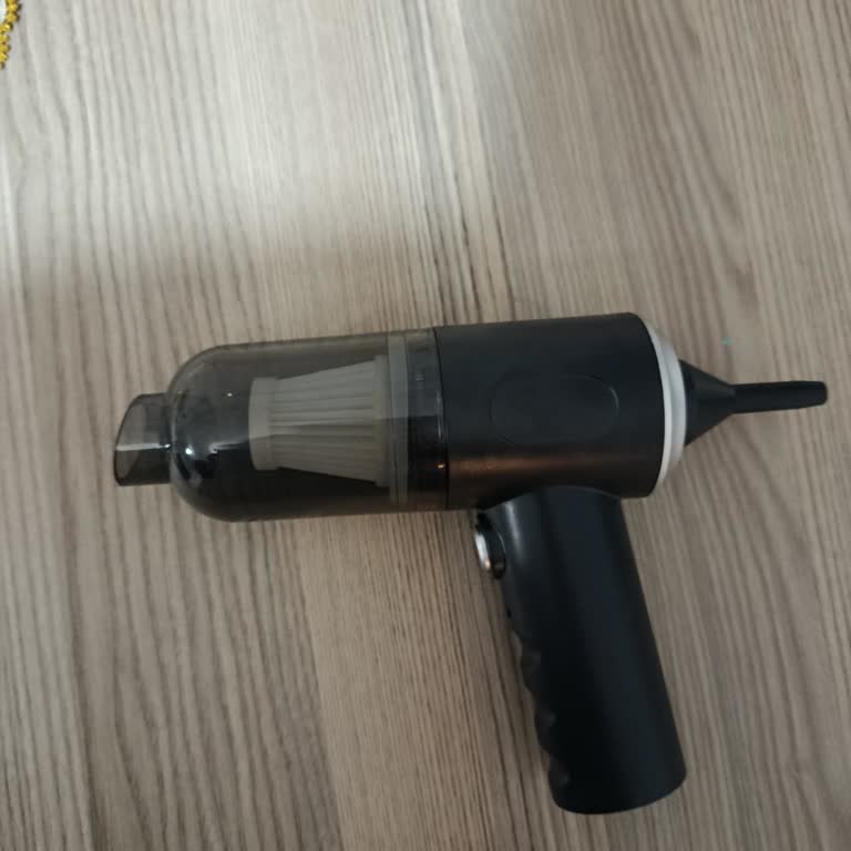 Tanıtımıyla Uyuşmayan Oto Süpürgesi Ve Eksik İletişim Nedeniyle Ücret İadesi Talebi