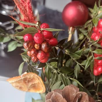 Sipariş Edilen Doğum Günü Aranjmanı Beklentileri Karşılamadı: Solmuş Çiçekler Ve Yanlış Ürün Gönderimi Nedeniyle Ücret İadesi Talebi