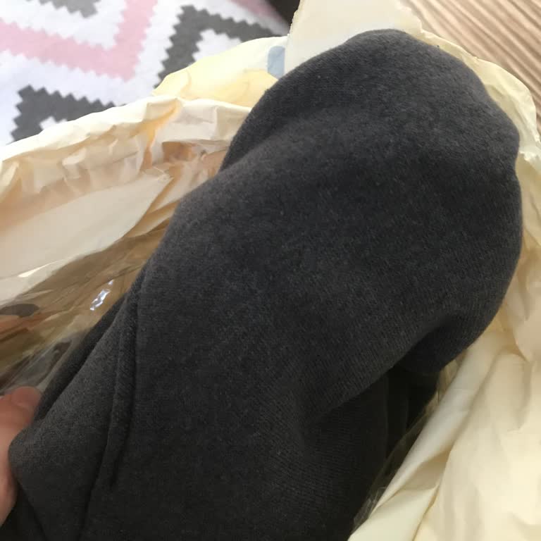 Sipariş Ettiğim Sweat Görseldekinden Farklı Renkte Geldi, Değişim İçin Muhatap Bulamıyorum