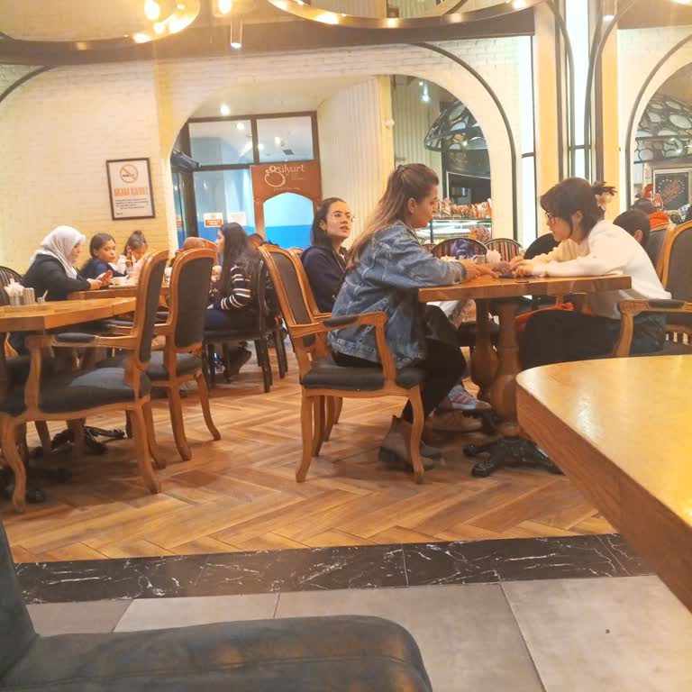 Garsonun İlgisiz Ve Saygısız Tavrı Müşteri Memnuniyetimi Olumsuz Etkiledi