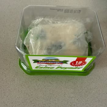 Son Kullanma Tarihi Geçmeden Küflenen Peynir Hayal Kırıklığı Yarattı