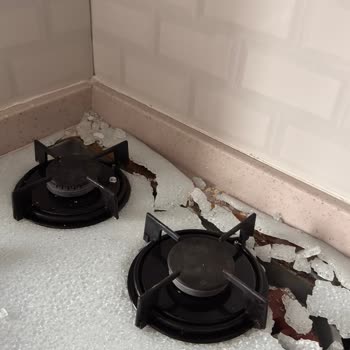 Beko Ankastre Ocak Camı Kendiliğinden Patladı, Yüksek Ücret Talebi Ve Güvenlik Endişesi