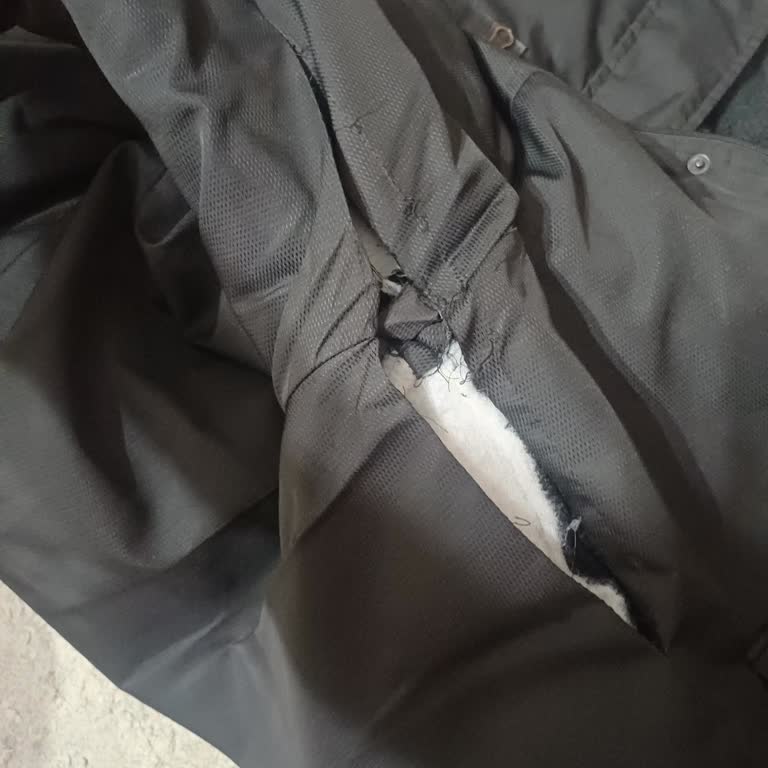 DeFacto’dan Yeni Aldığım Montun Dikişleri Kısa Sürede Söküldü Kalite Hayal Kırıklığı