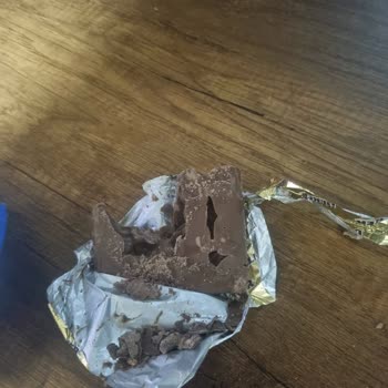 Aldığım Ülker Fındıklı Çikolata Ambalajı Açınca Bozuk Ve Eksik Çıktı