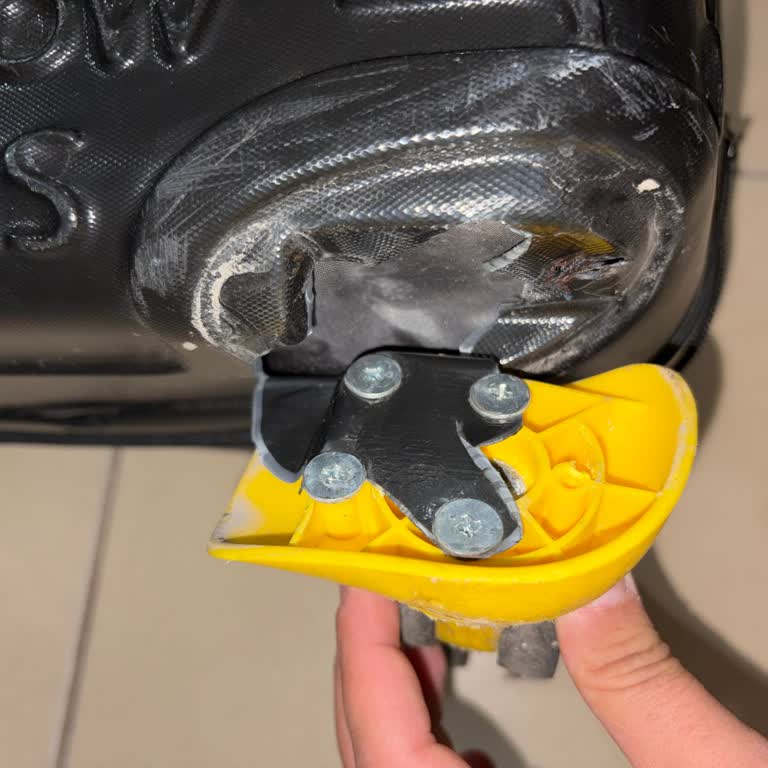 Uçuş Sonrası Kırılan Bavuluma Çözüm Üretilmemesi Ve Geri Dönüş Sağlanmaması