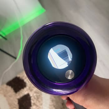 Dyson V15 LCD Ekran Kendi Kendine Çatladı, Garanti Kapsamında Çözüm Bekliyorum