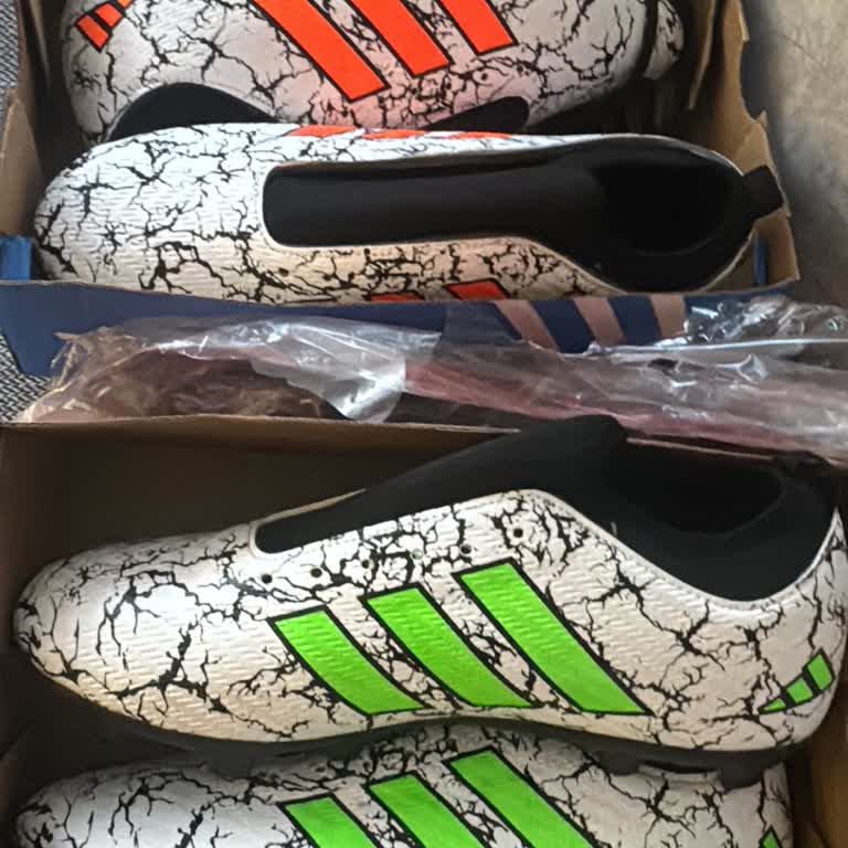 Santrakrampon Verdiğim Siparişle Hiçbir Şekilde Uyuşmayan, Çok Ucuz Ve Basit Bir Krampon Gönderdi