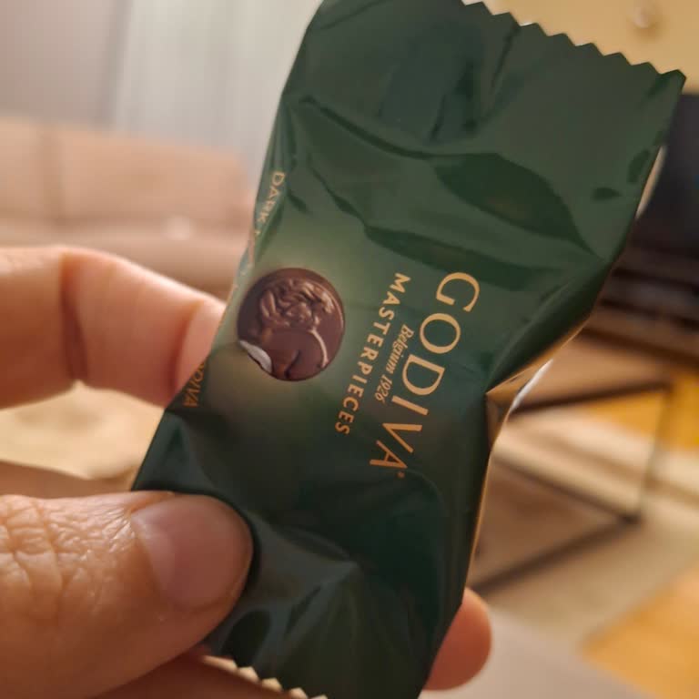 Godiva Çikolatadan Çıkan Sert Cisim Ve Sağlık Problemi Yaşadım