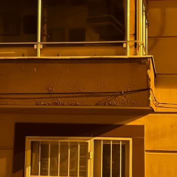 Evimin Dış Cephesine İzinsiz Kablo Döşenmesi Ve İlgisiz Müşteri Hizmeti