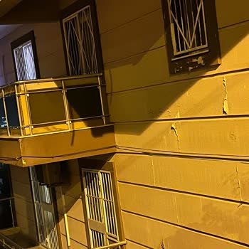 Evimin Dış Cephesine İzinsiz Kablo Döşenmesi Ve İlgisiz Müşteri Hizmeti