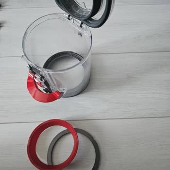 Dyson V12 Süpürge Toz Haznesi Sorunu ve Yetersiz Müşteri Desteği