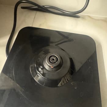 Jumbo Çaydanlıkta Güvenlik ve Kullanım Sorunları: Yanık Kokusu ve Sızdırma Problemi