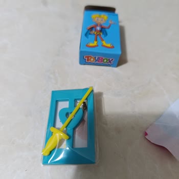 Kapalı Ambalajda Hijyen Sorunu: Toybox Kutusundan Çıkan Sinek Nedeniyle Güven Kaybı